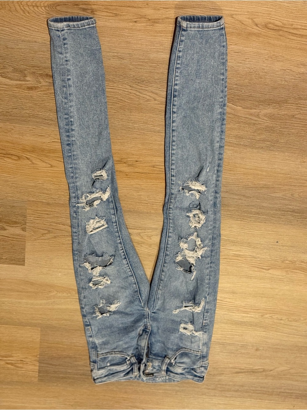 Women’s Distressed Light Blue Stretch Jeans